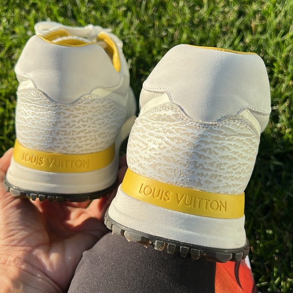 Louis Vuitton size 10 . Use gently. Excelente condition. Price is firm. - Picture 9 of 11